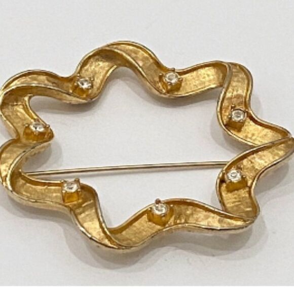Vintage Sarah Coventry Signed rhinestone gold metal Art Deco Brooch Pin - Picture 2 of 5